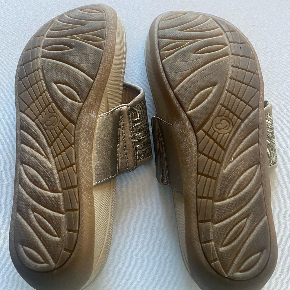 BareTraps Metallic Slide Sandals - Picture 3 of 3
